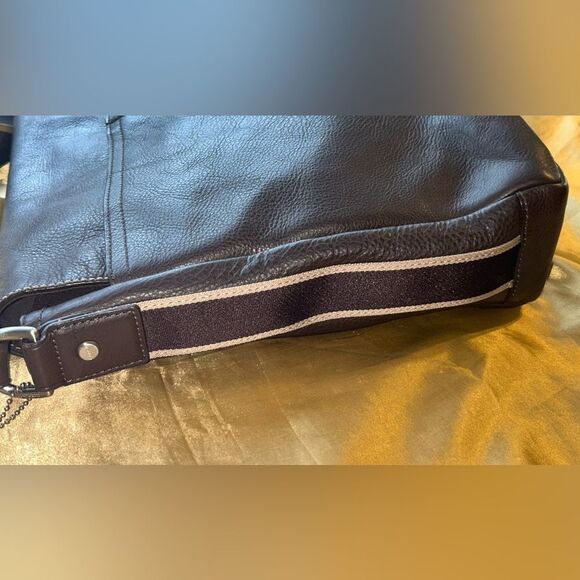 Coach large messenger bag. Chocolate leather. Like new. No call outs. - Picture 7 of 13